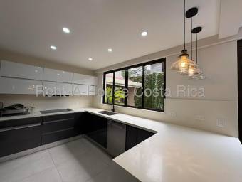 Se alquila casa en Pozos Santa Ana 26-1463