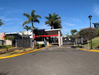CASA EN VENTA DE MODERNA CASA EN CONDOMINIO TERRALTA  2 HABITACIONES  AMENIDADES PREMIUM