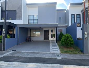 CASA EN VENTA DE MODERNA CASA EN CONDOMINIO TERRALTA  2 HABITACIONES  AMENIDADES PREMIUM