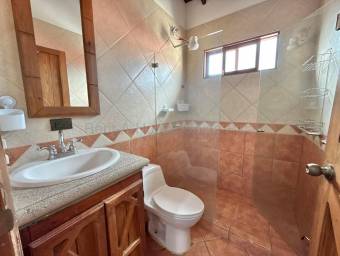 Se vende casa con oportunidad de inversión en San Francisco Heredia 26-1661