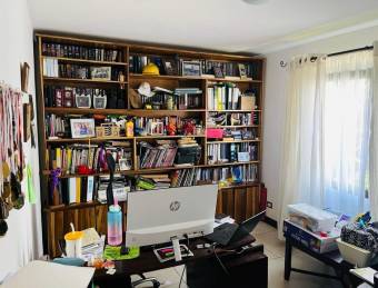 Se vende casa en Flores Heredia 26-1291