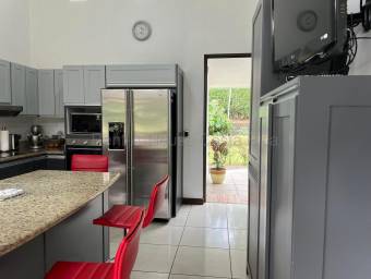 Se vende casa con uso de suelo mixto en San Pedro Barva 26-1533