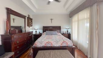 CASA EN VENTA EN CONDOMINIO EN LOMAS DE AYARCO SUR. CURRUDABAT