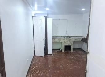 Casa con locales comerciales y apartamentos, ₡ 165,000,000, 4.5, Cartago, Cartago