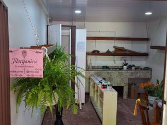 Casa con locales comerciales y apartamentos, ₡ 165,000,000, 4.5, Cartago, Cartago