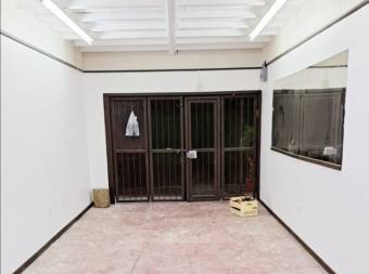 Casa con locales comerciales y apartamentos, ₡ 165,000,000, 4.5, Cartago, Cartago