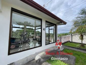 SE VENDE HERMOSA CASA CON PATIO AMPLIO. CASA IMPECABLE