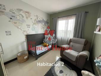 SE VENDE HERMOSA CASA CON PATIO AMPLIO. CASA IMPECABLE