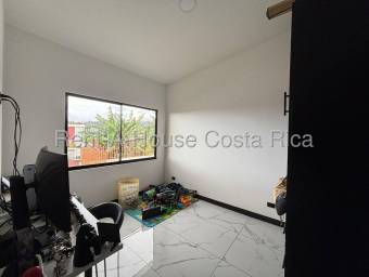SE VENDE CASA EN LA UNIÓN CARTAGO. CASA MODERNA CON PATIO
