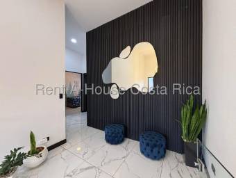 SE VENDE CASA EN LA UNIÓN CARTAGO. CASA MODERNA CON PATIO