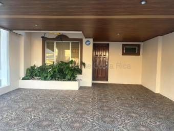 Venta de casa en Lagunilla de Heredia #26-1669 MB
