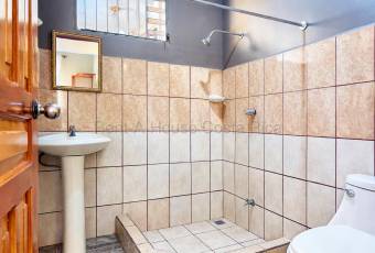 VENTA CASA E EN SAN PEDRO, SANTA BARBARA DE HEREDIA 1 PLANTA.