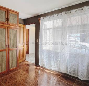 VENTA CASA E EN SAN PEDRO, SANTA BARBARA DE HEREDIA 1 PLANTA.