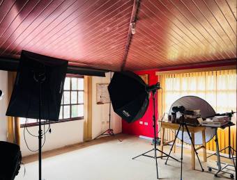 VENTA DE CASA CON AMPLIOS ESPACIOS EN SANTO DOMINGO DE HEREDIA.