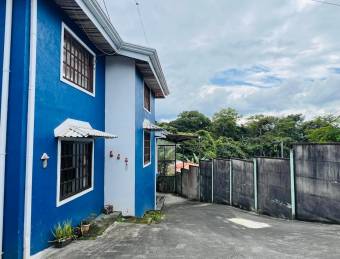 VENTA DE CASA CON AMPLIOS ESPACIOS EN SANTO DOMINGO DE HEREDIA.