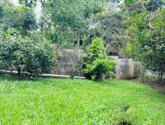 VENTA DE CASA CON AMPLIOS ESPACIOS EN SANTO DOMINGO DE HEREDIA.