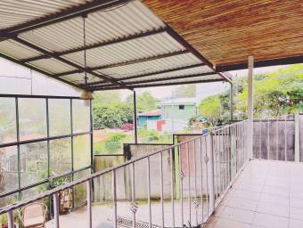 VENTA DE CASA CON AMPLIOS ESPACIOS EN SANTO DOMINGO DE HEREDIA.