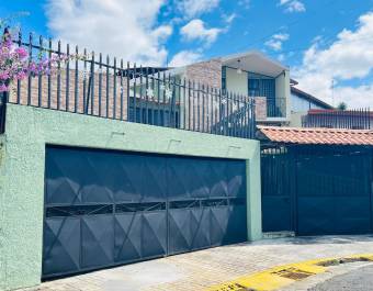 VENTA DE AMPLIA CASA CON USO DE SUELO MIXTO APARTAMENTO.