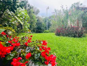 VENTA DE AMPLIA CASA CON USO DE SUELO MIXTO APARTAMENTO.