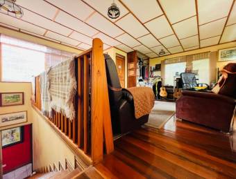 VENTA DE AMPLIA CASA CON USO DE SUELO MIXTO APARTAMENTO.