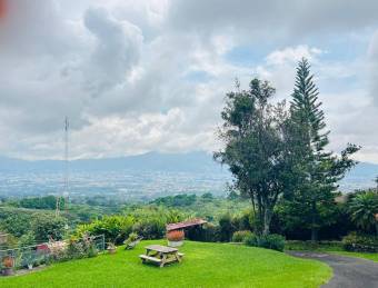 VENTA DE AMPLIA CASA CON USO DE SUELO MIXTO APARTAMENTO.