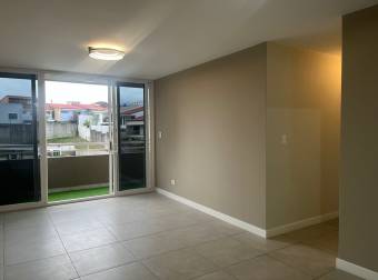 Alquiler de Apartamento en Condominio Monte Alto.