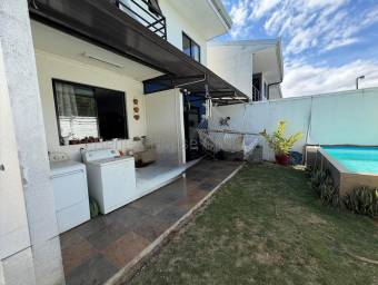 VENDO HERMOSA CASA CON PATIO Y PISCINA EN CONDOMINIO VISTA DE LAS FLORES. HEREDIA VENDO HERMOSA CASA CON PATIO Y PISCINA EN CONDOMINIO VISTA DE LAS FLORES. HEREDIA