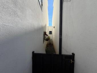 VENDO HERMOSA CASA CON PATIO Y PISCINA EN CONDOMINIO VISTA DE LAS FLORES. HEREDIA VENDO HERMOSA CASA CON PATIO Y PISCINA EN CONDOMINIO VISTA DE LAS FLORES. HEREDIA