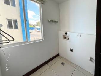 VENDO APARTAMENTO EN CONDOMINIO ALMENDARES SAN SEBASTIAN.