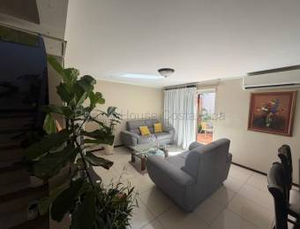 Casa en condominio con amenidades en Pozos, Santa Ana, ideal para vivir cómodamente #26-1795 GS