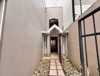 Venta casa 2 niveles 3 hab con patio y terraza, alta demanda #26-1780 GS