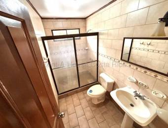 Venta casa 2 niveles 3 hab con patio y terraza, alta demanda #26-1780 GS