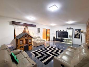Venta casa moderna 3 hab inteligente con terraza y jardín #26-1782 GS