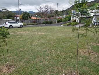 Se vende lote en Piedades Santa Ana 25-1268