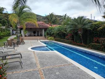 Se vende lote en Piedades Santa Ana 25-1268