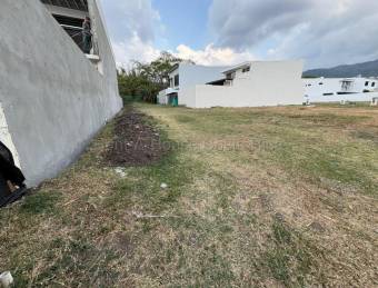 Se vende lote plano en Santa Ana Centro 26-1649