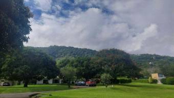 Se vende lote en Piedades Santa Ana 26-907