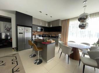 Venta de Casa Duplex ideal para Inversión en Condominio 26-1069