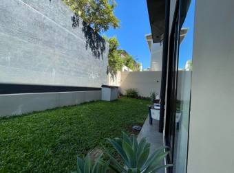 Venta de Casa Duplex ideal para Inversión en Condominio 26-1069