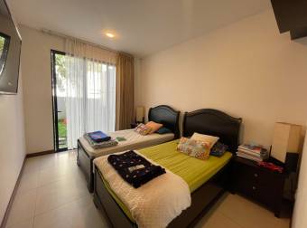 Venta de Casa Duplex ideal para Inversión en Condominio 26-1069