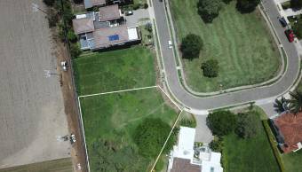 Se vende lote en Uruca Santa Ana 25-1426