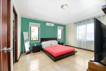 VENTA DE CASA ESQUINERA EN RESIDENCIAL PÁRAMO, SAN PABLO, HEREDIA