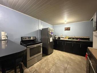 Venta de Casa en San Rafael Arriba de Desamparados. RAH 26-1803