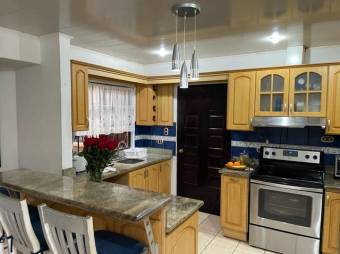 Venta de Casa en Coronado, San José.
