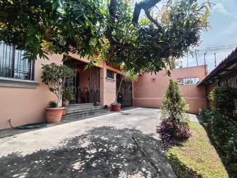 Venta casa una planta amplia con jardín terraza y ubicación estratégica #26-1768 GS Venta casa una planta amplia con jardín terraza y ubicación estratégica #26-1768 GS