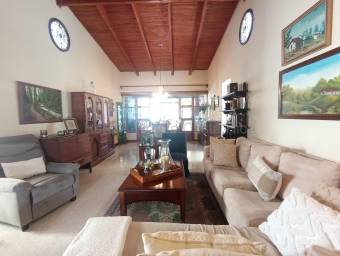 Venta casa una planta amplia con jardín terraza y ubicación estratégica #26-1768 GS Venta casa una planta amplia con jardín terraza y ubicación estratégica #26-1768 GS
