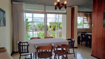 ¡Gran oportunidad en Montes de Oca! Venta Casa Amplia