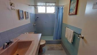 ¡Gran oportunidad en Montes de Oca! Venta Casa Amplia