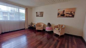 ¡Gran oportunidad en Montes de Oca! Venta Casa Amplia