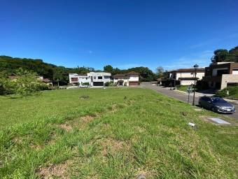 Lote en condominio con amenidades y entorno ideal para construir tu hogar #25-95 GS